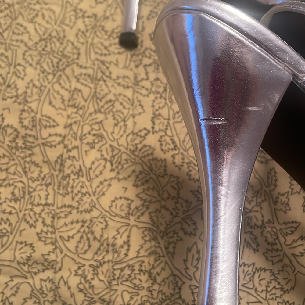 NEW Silver Women's Sandals 8M - Picture 7 of 8